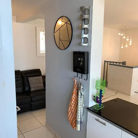アパート Nice Apartment With Swimming Pool And Sea View